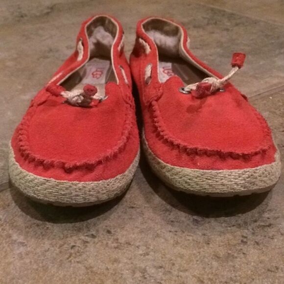UGG Red Suede Leather Moccasin Slip-on Flat Loafers Girls Size 2 Espadrilles - Picture 4 of 12